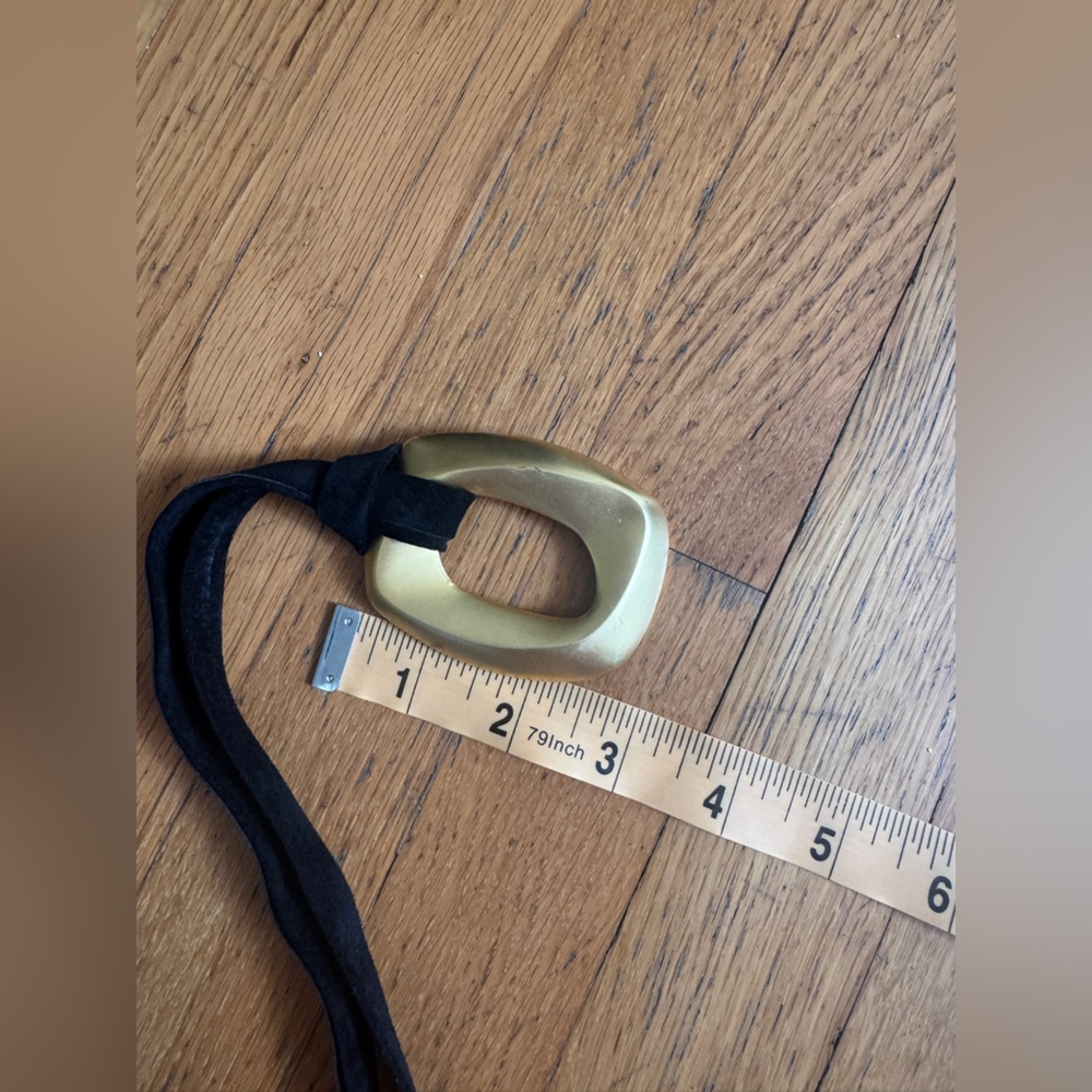 Vintage Suede Belt w funky Gold Buckle - Picture 6 of 8